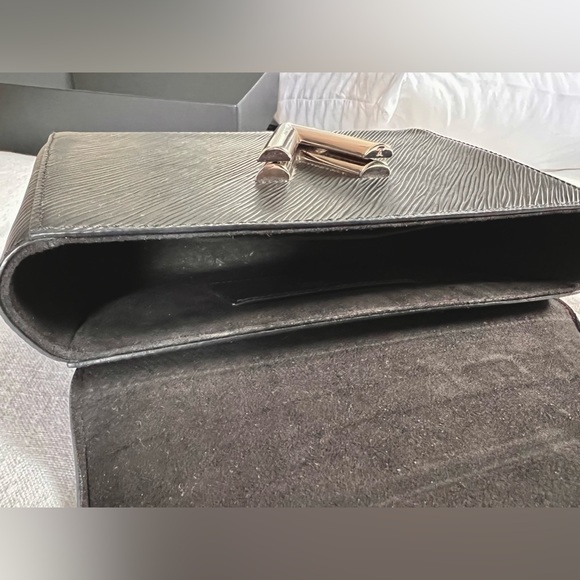 Louis Vuitton Twist Bag EPI Leather MM - Picture 5 of 5